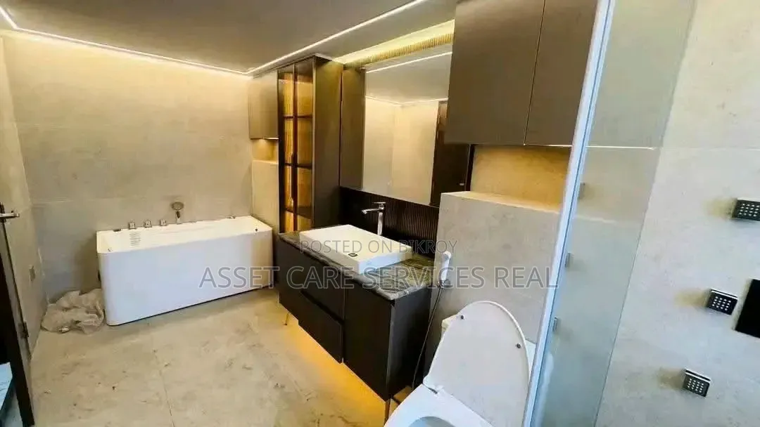 4 Bedroom Apartment in Banani for sale