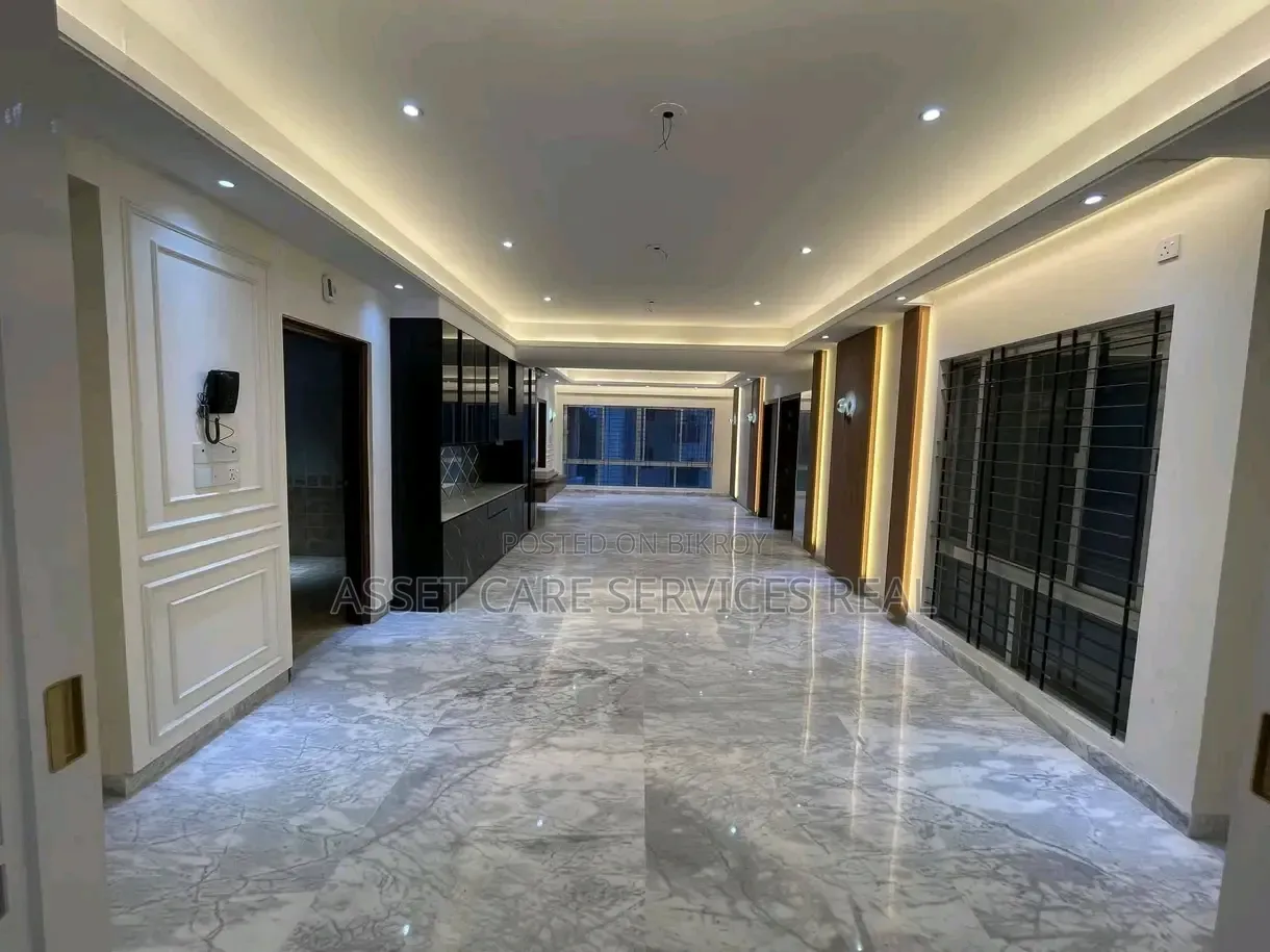 4 Bedroom Apartment in Banani for sale