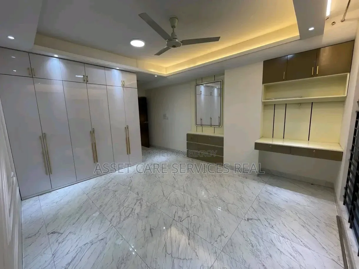 4 Bedroom Apartment in Banani for sale