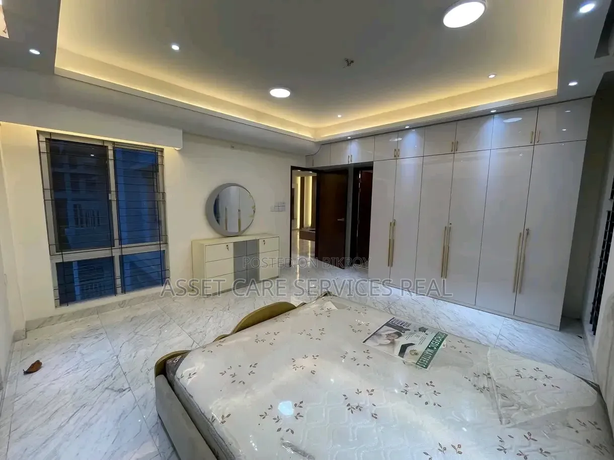 4 Bedroom Apartment in Banani for sale