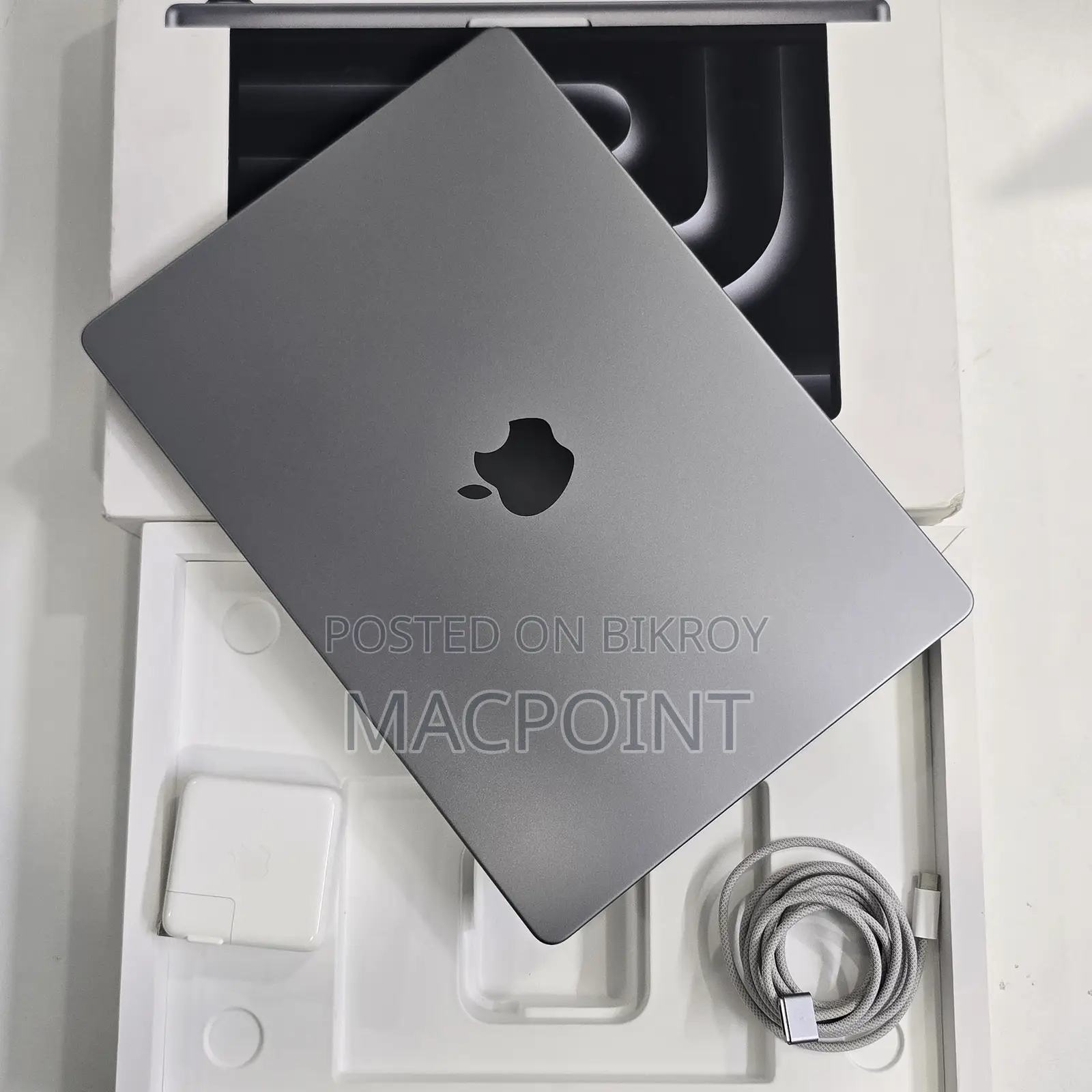Laptop Apple MacBook Pro 2023 M3 8GB Apple M3 SSD 512GB