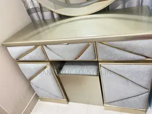 মডার্ন লাক্সারি লেড আয়না