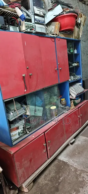 ওয়াল সু‌কেস