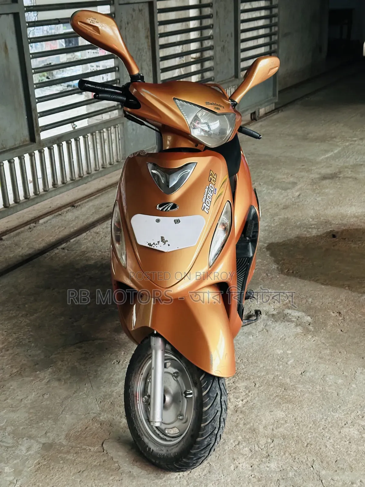 Mahindra Gusto 125 2018 Yellow