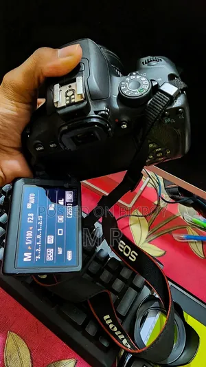 Canon 700D Camera With 50mm Prime Lens