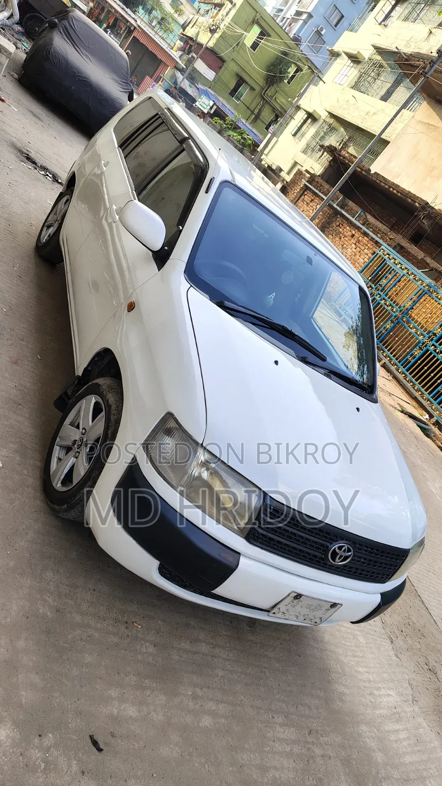 টয়োটা প্রবক্স ২০০৪ হোয়াইট