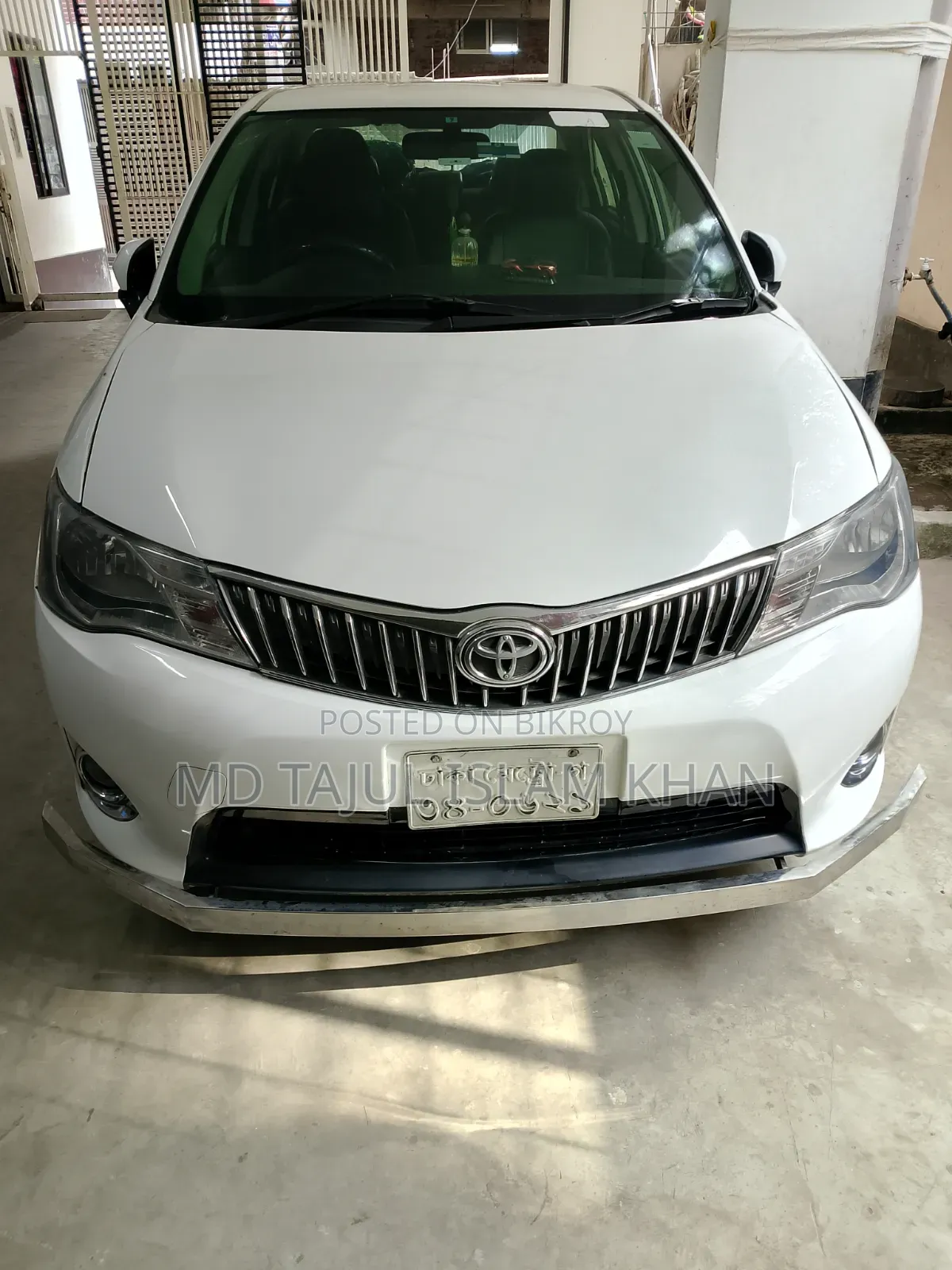 টয়োটা এক্সিও ২০১২ সাদা