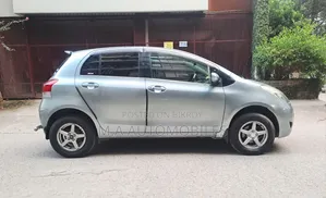 Toyota Vitz 2010 Gray