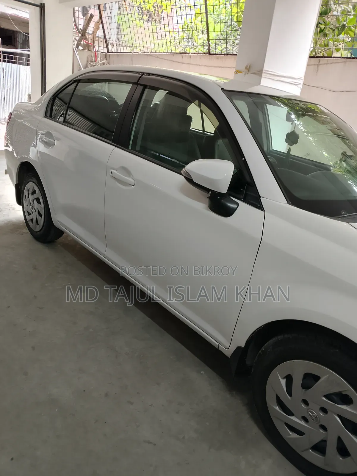 টয়োটা এক্সিও ২০১২ সাদা