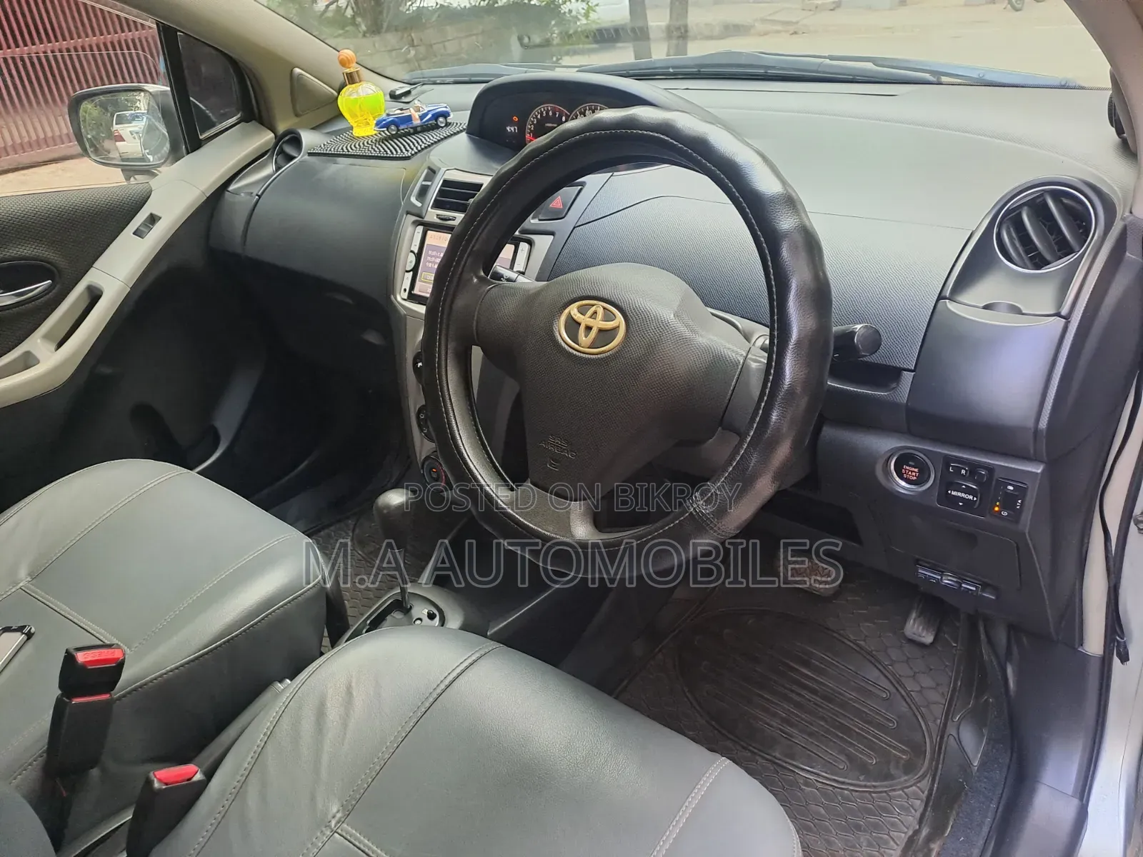 Toyota Vitz 2010 Gray