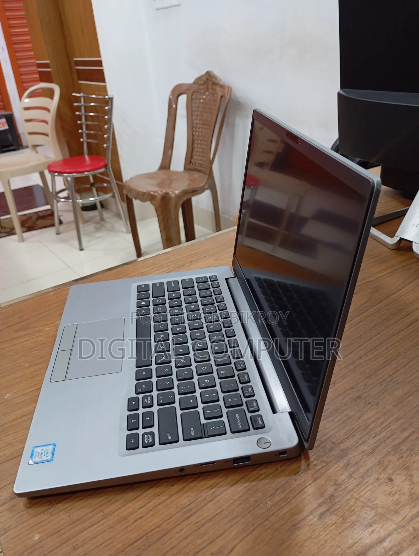 Laptop Dell Latitude 7400 2-in-1 8GB Intel Core i5 SSD 256GB