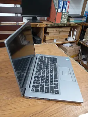 Laptop Dell Latitude 7400 2-in-1 8GB Intel Core i5 SSD 256GB