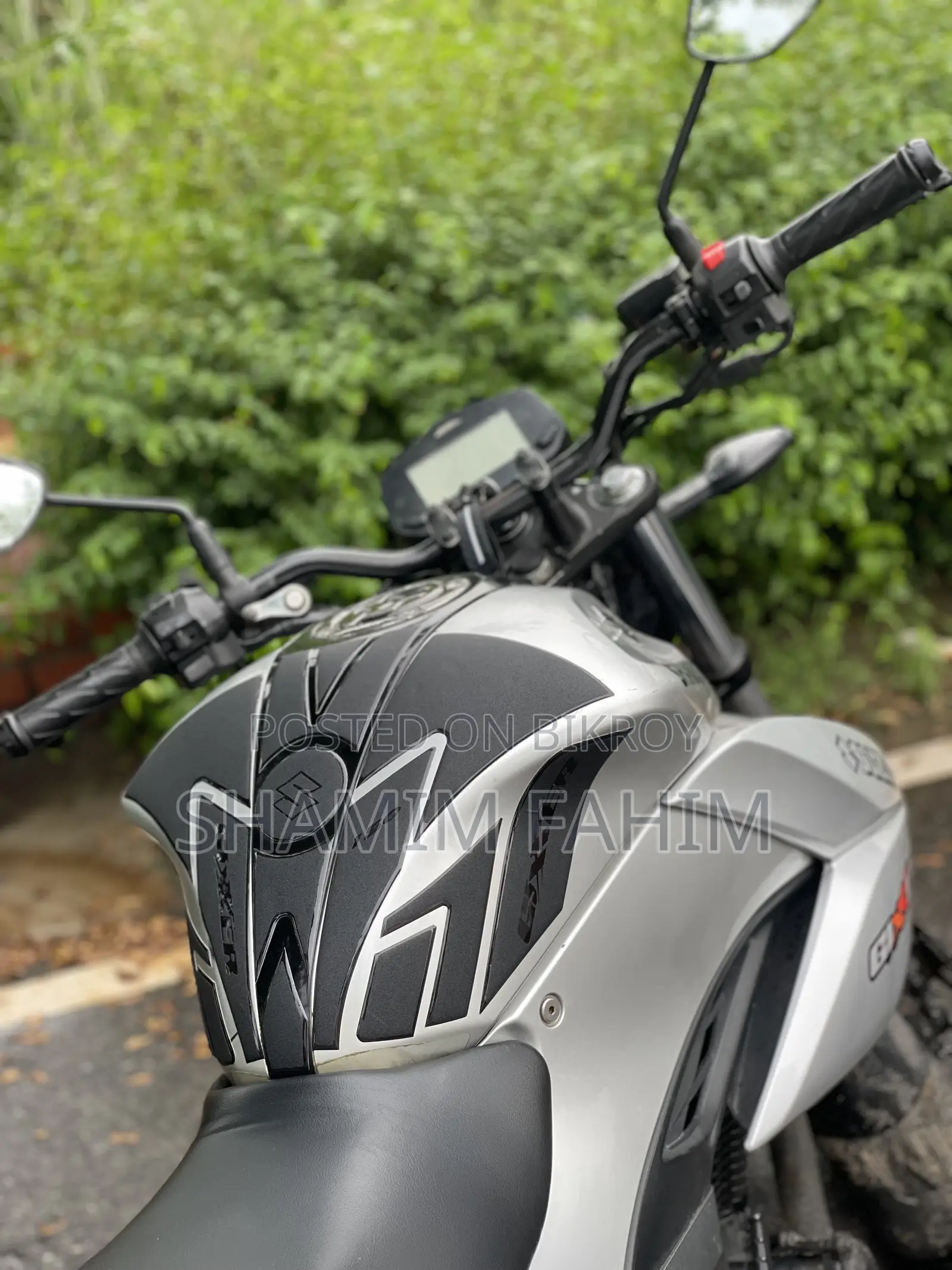 সুজুকি গিক্সার ২০২০ রূপালী