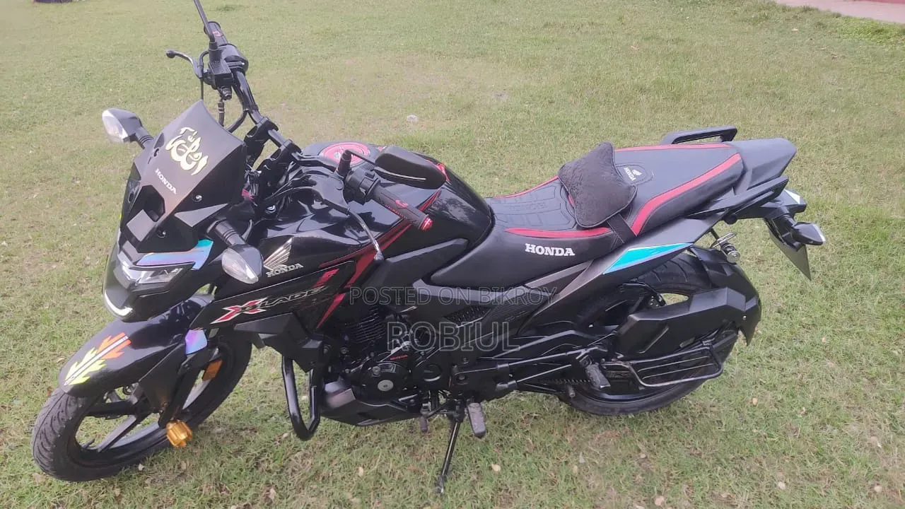 হোন্ডা এক্স-ব্লেড ১৬০ ২০২৩ কালো