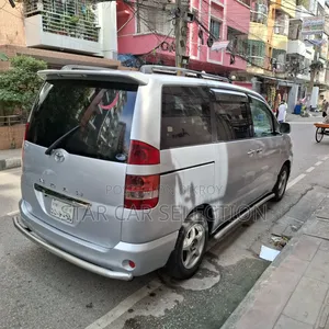 Toyota Noah 2004 Silver