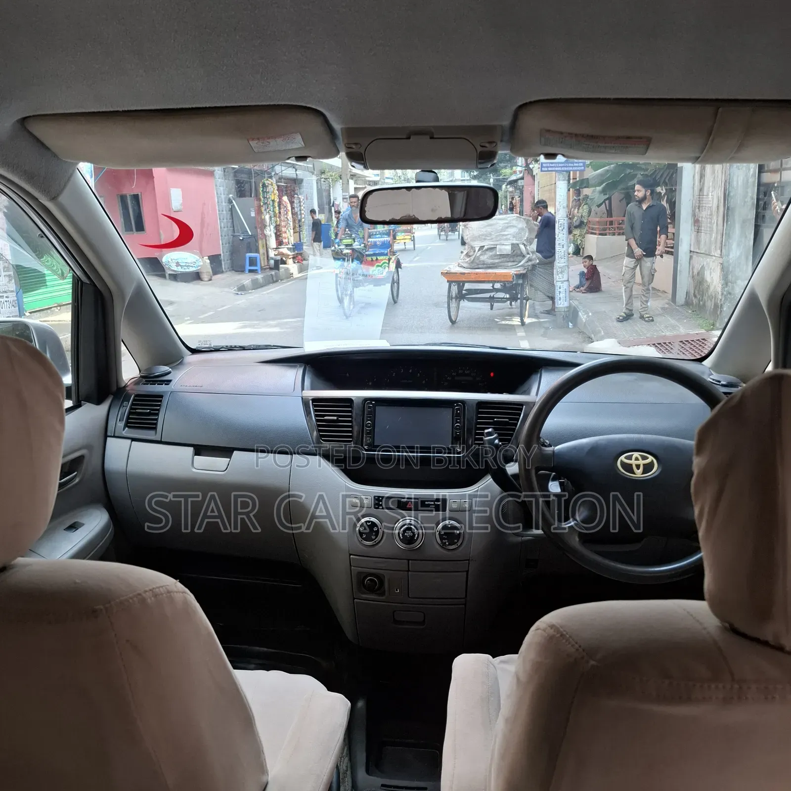 Toyota Noah 2004 Silver