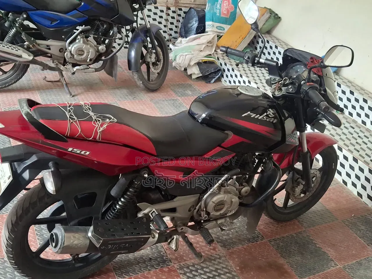 বাজাজ পালসার ১৫০ ২০১৬ লাল