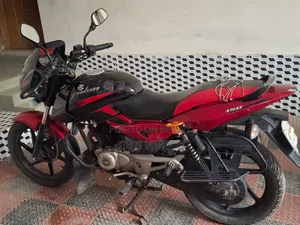 বাজাজ পালসার ১৫০ ২০১৬ লাল