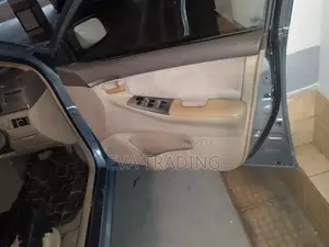 টয়োটা করোল্লা ২০০৪ নীল