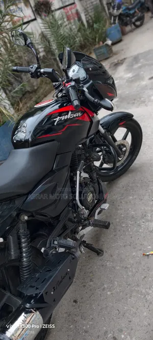 নিউ বাজাজ পালসার ১৫০ ২০২১ ব্ল্যাক