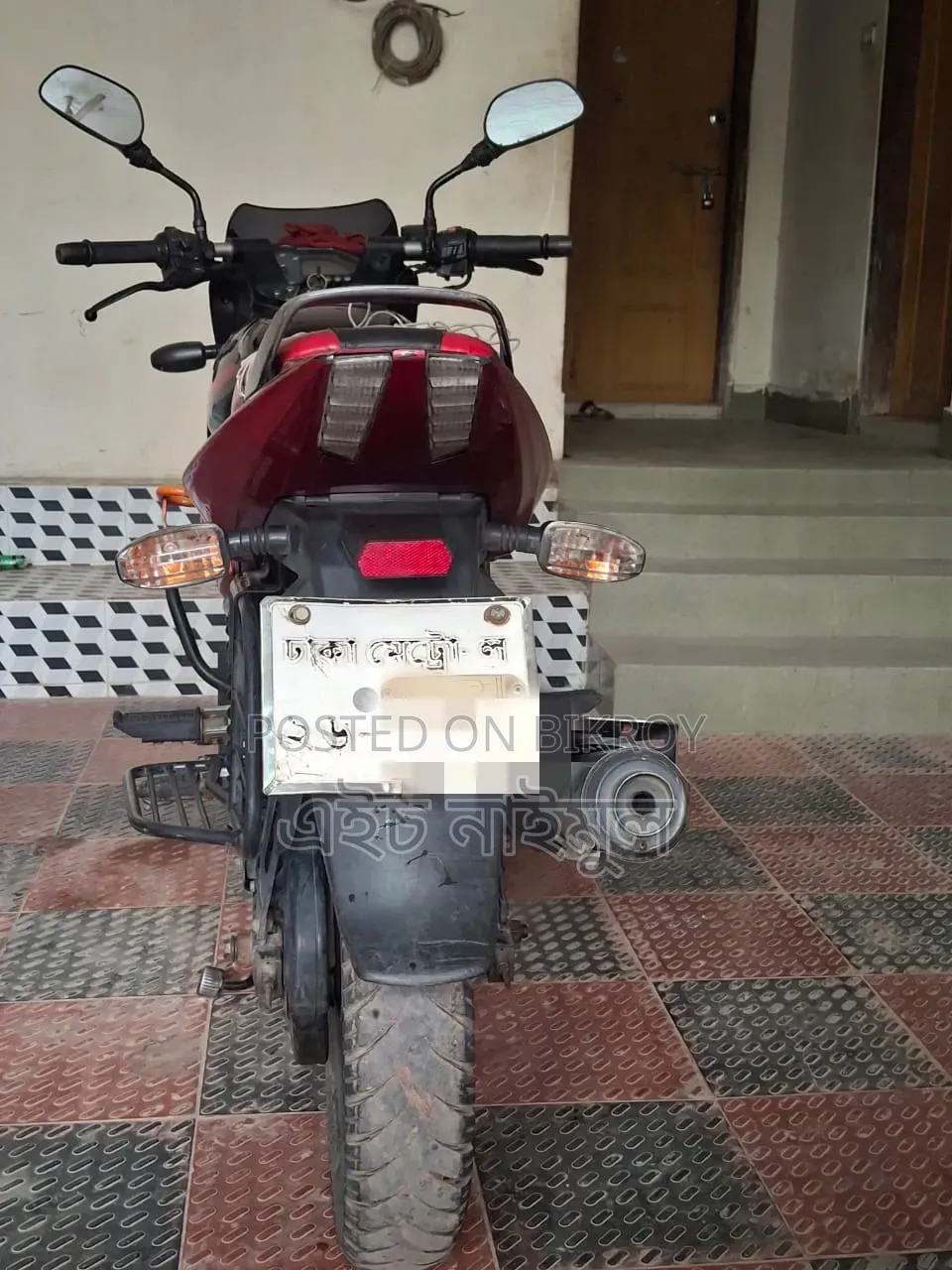 বাজাজ পালসার ১৫০ ২০১৬ লাল