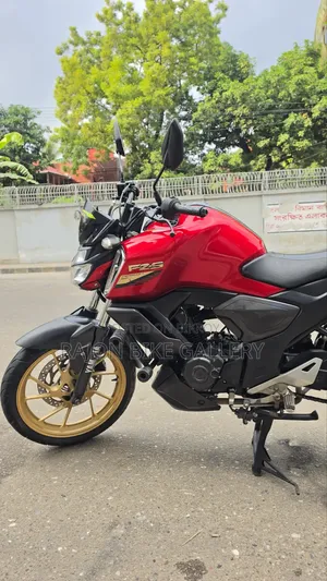 Yamaha FZ ২০২২ লাল