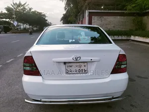 Toyota Corolla 2002 White