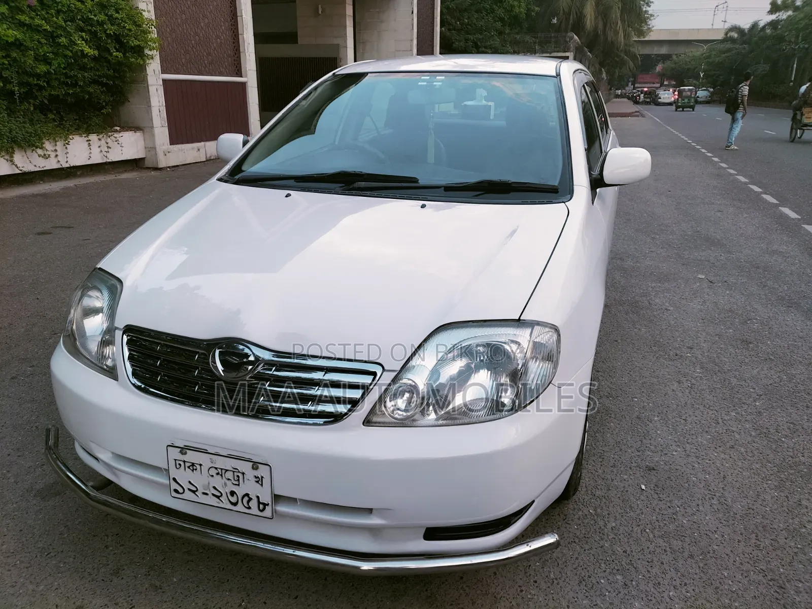 Toyota Corolla 2002 White