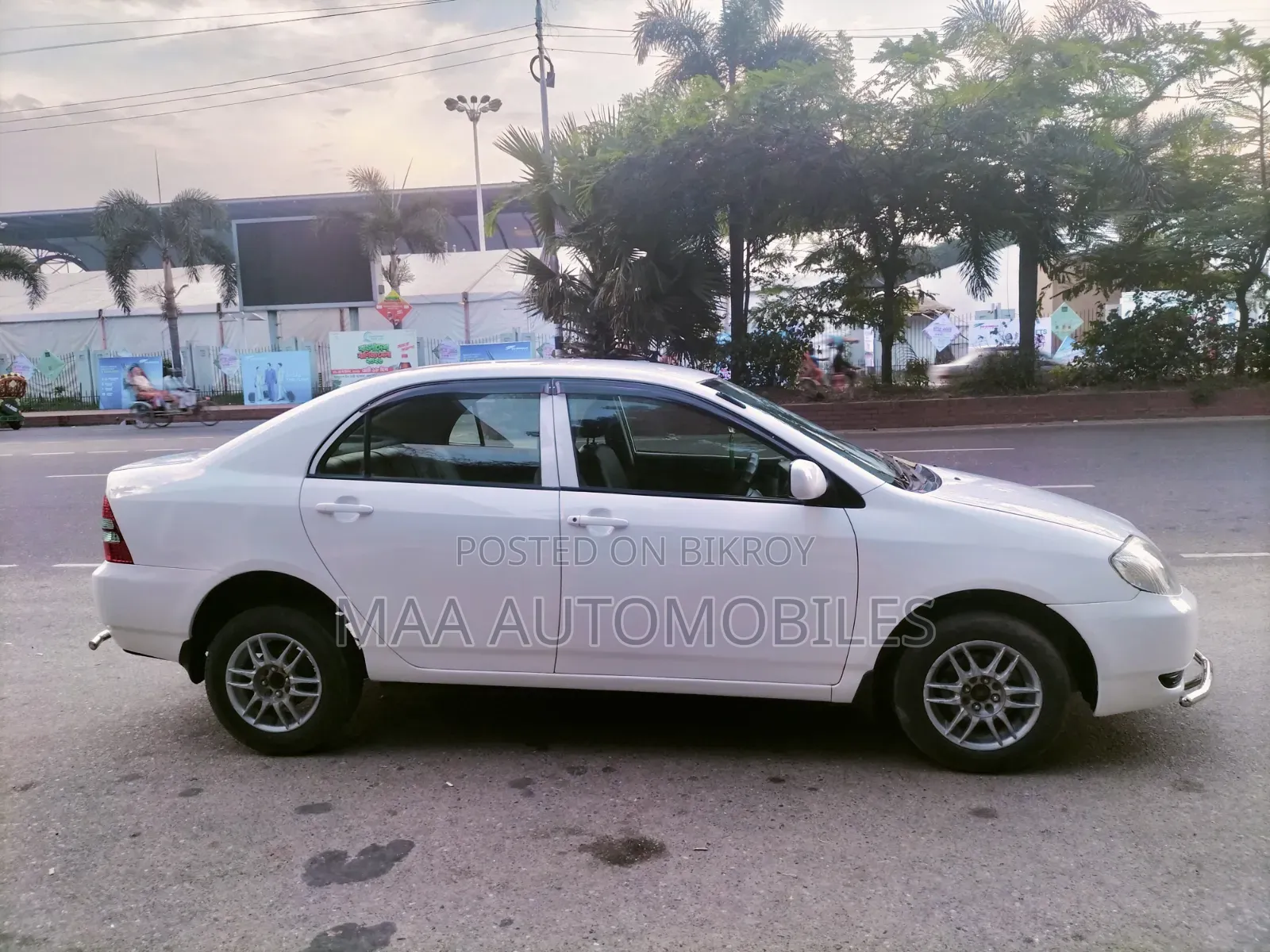 Toyota Corolla 2002 White
