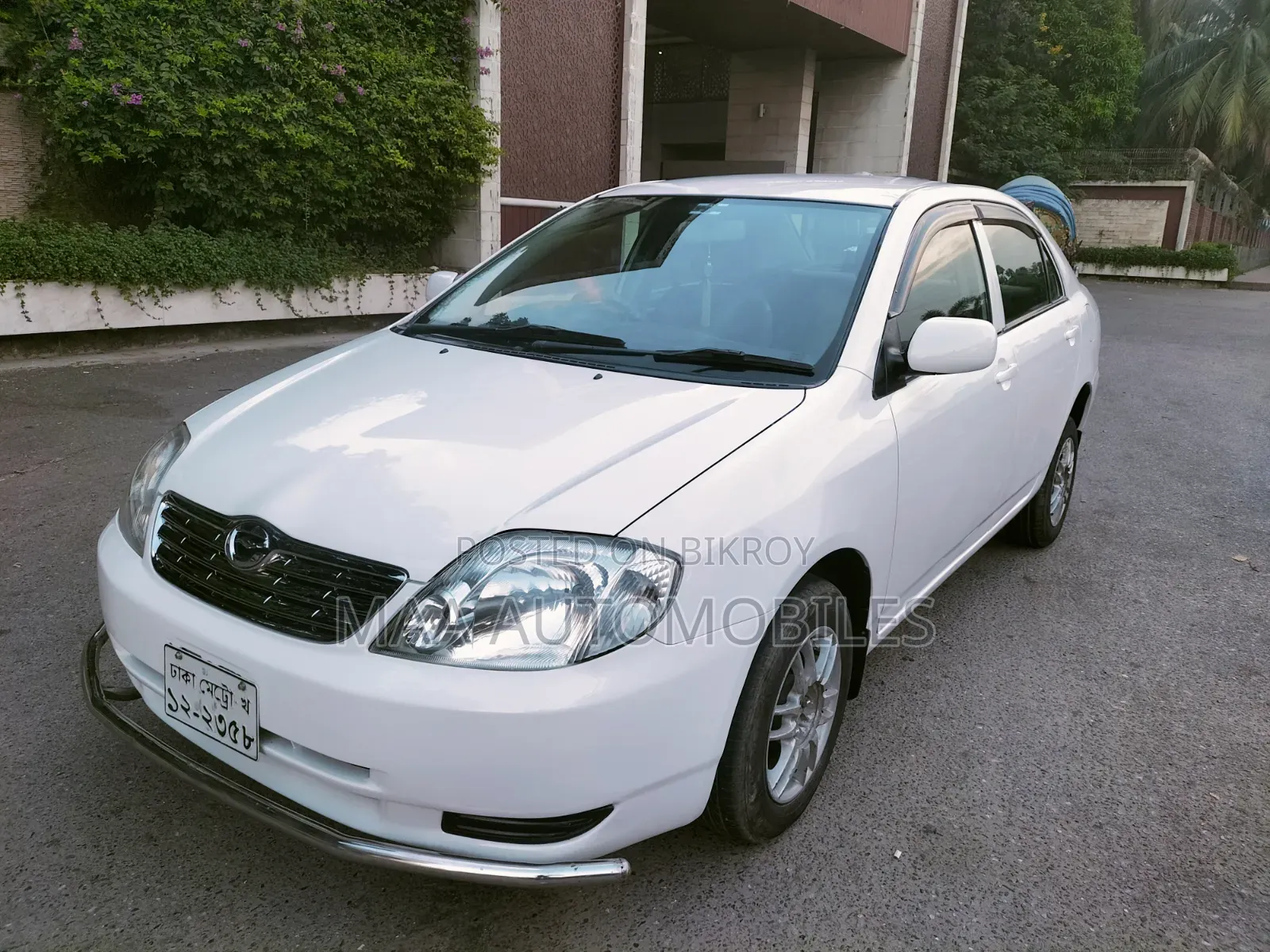 Toyota Corolla 2002 White