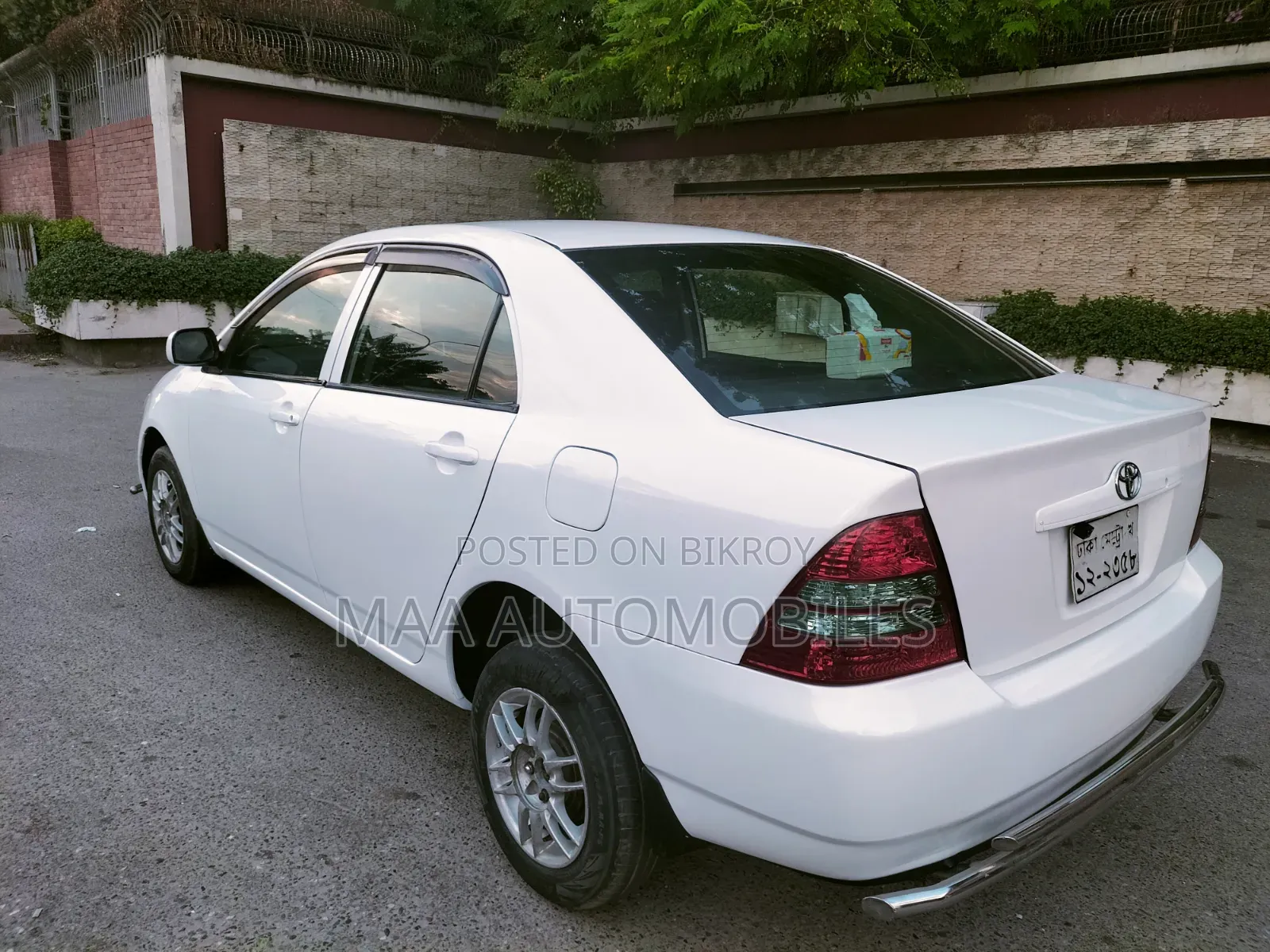 Toyota Corolla 2002 White