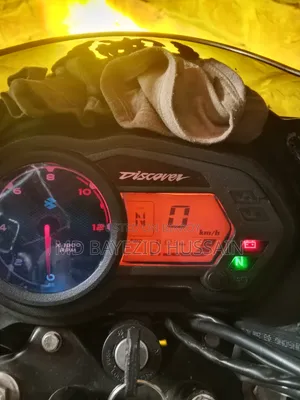 বাজাজ ডিসকাভার ১২৫ ২০২৩ লাল
