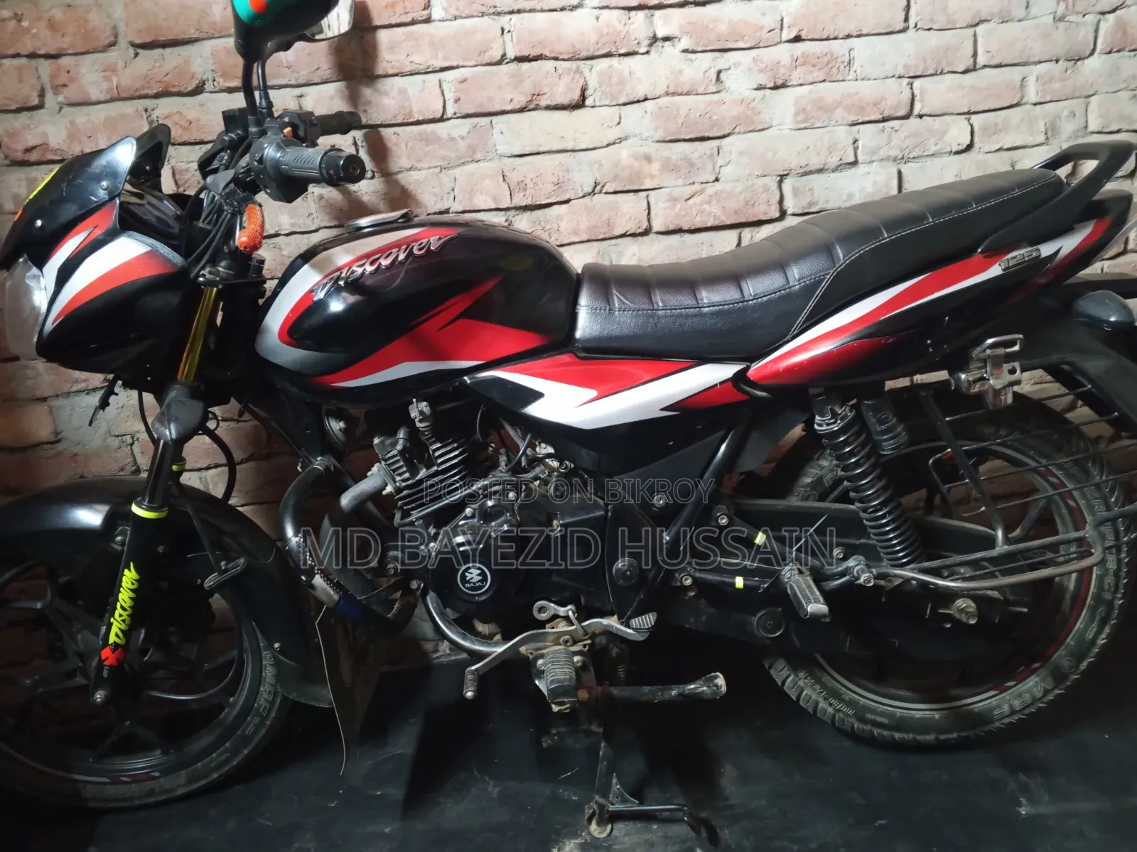 বাজাজ ডিসকাভার ১২৫ ২০২৩ লাল