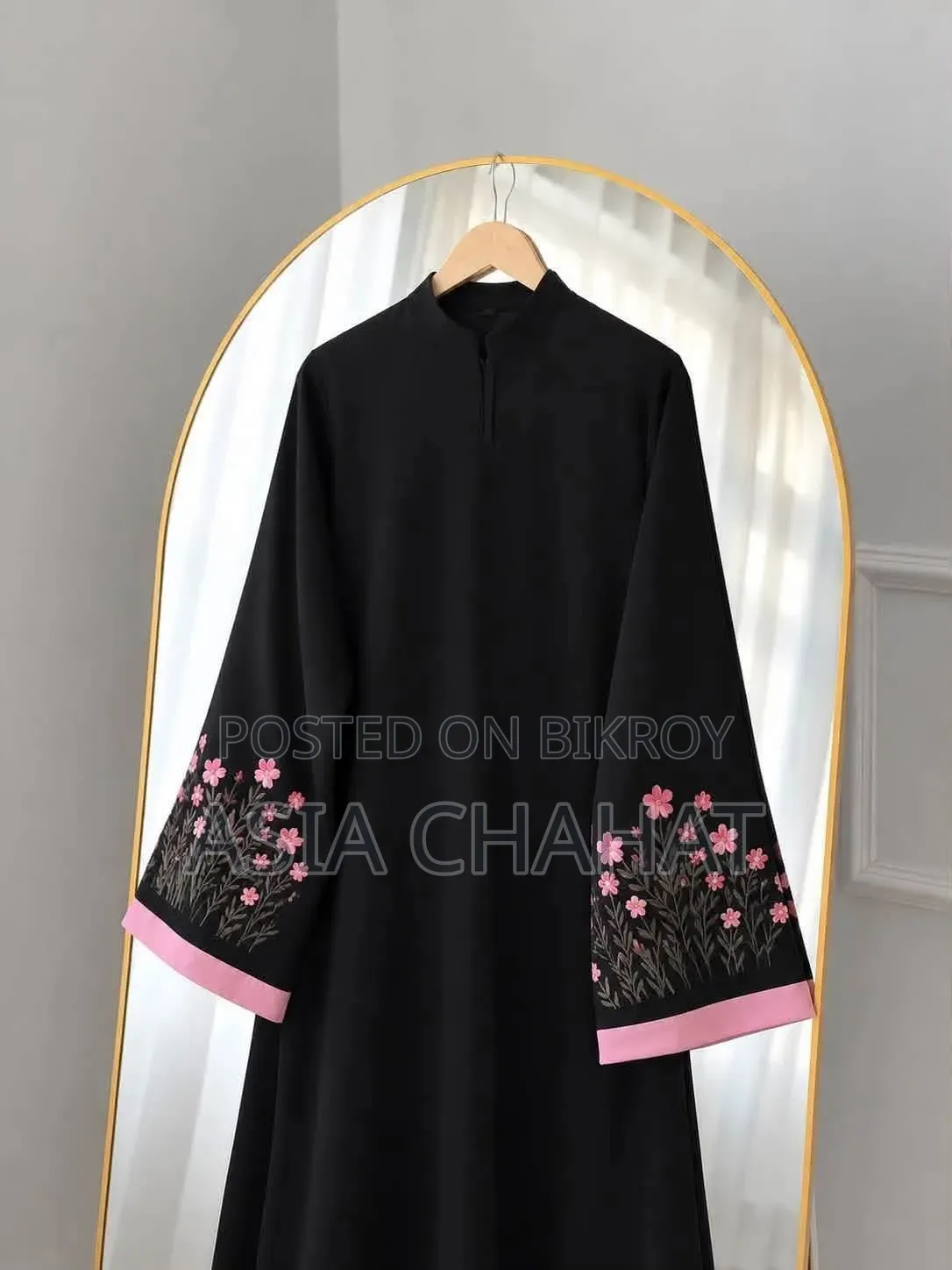 Floral Embroidery   Borkha 
♦