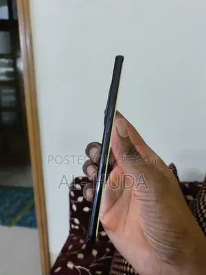 আইকিউওও ১২৮ জিবি ব্লু