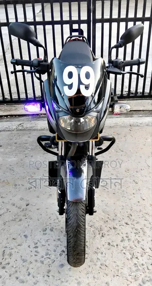 বাজাজ পালসার ১৫০ ২০১৮ ব্ল্যাক