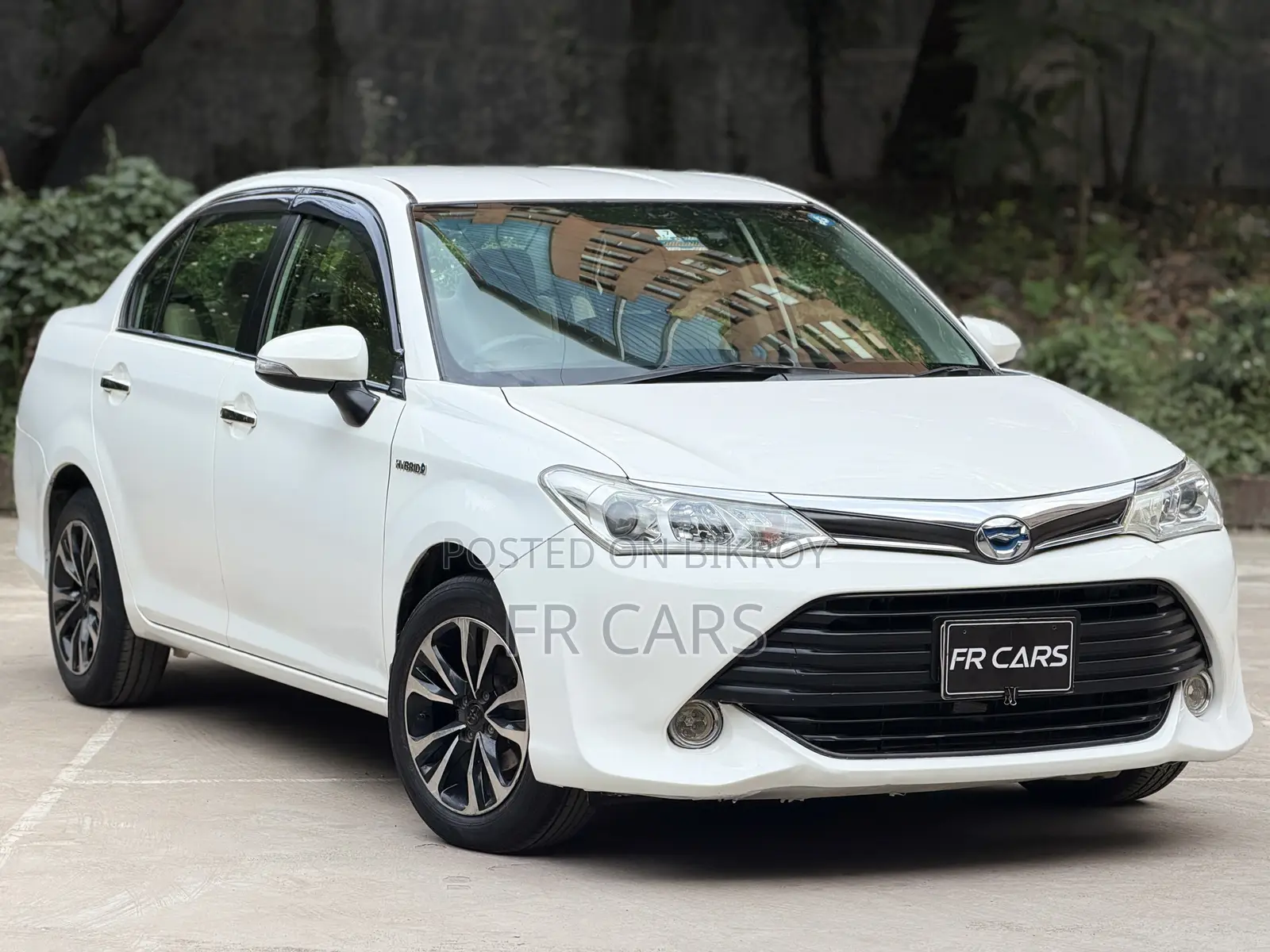 Toyota Axio 1.5 Hybrid 2-Wheel Drive 2017 White