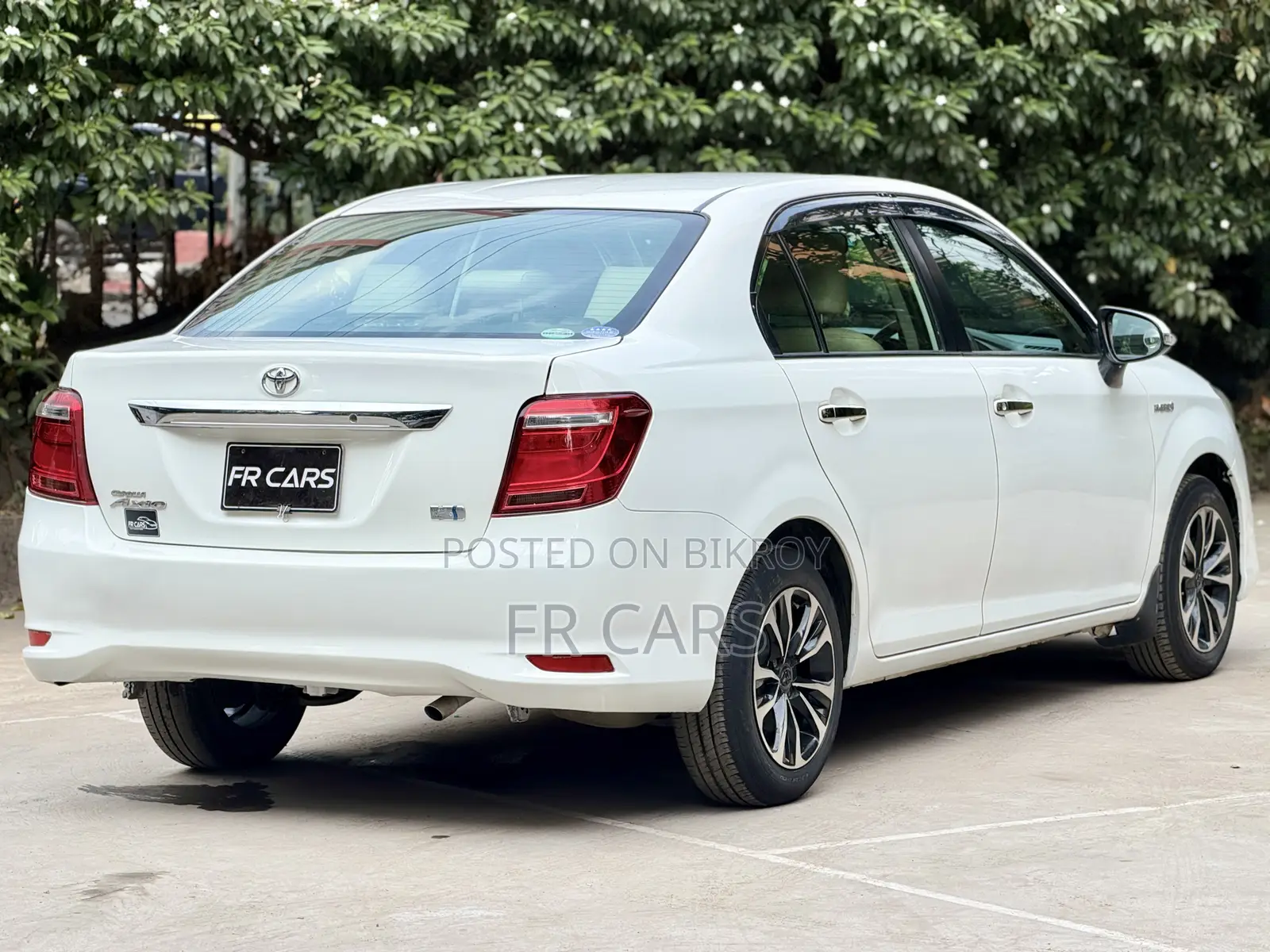 Toyota Axio 1.5 Hybrid 2-Wheel Drive 2017 White