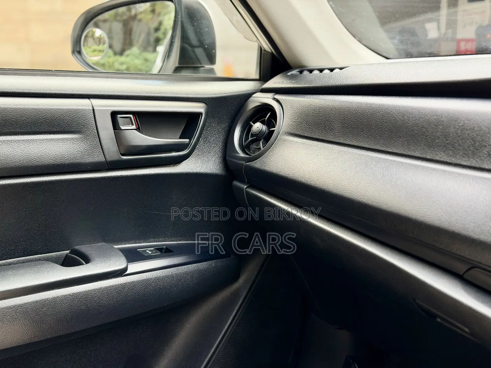 Toyota Axio 1.5 Hybrid 2-Wheel Drive 2017 White