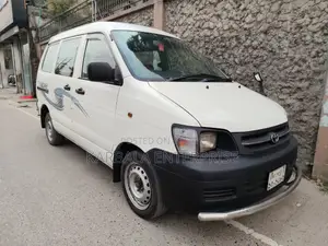 Toyota Noah 2.0 Front-Wheel Drive (8 Seater) 2006 White