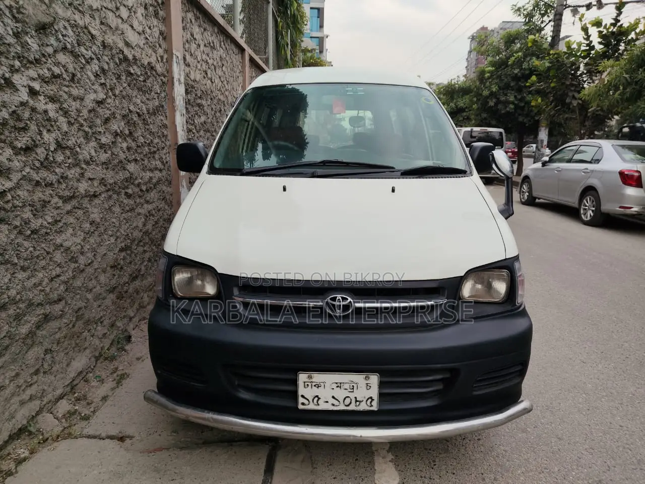Toyota Noah 2.0 Front-Wheel Drive (8 Seater) 2006 White