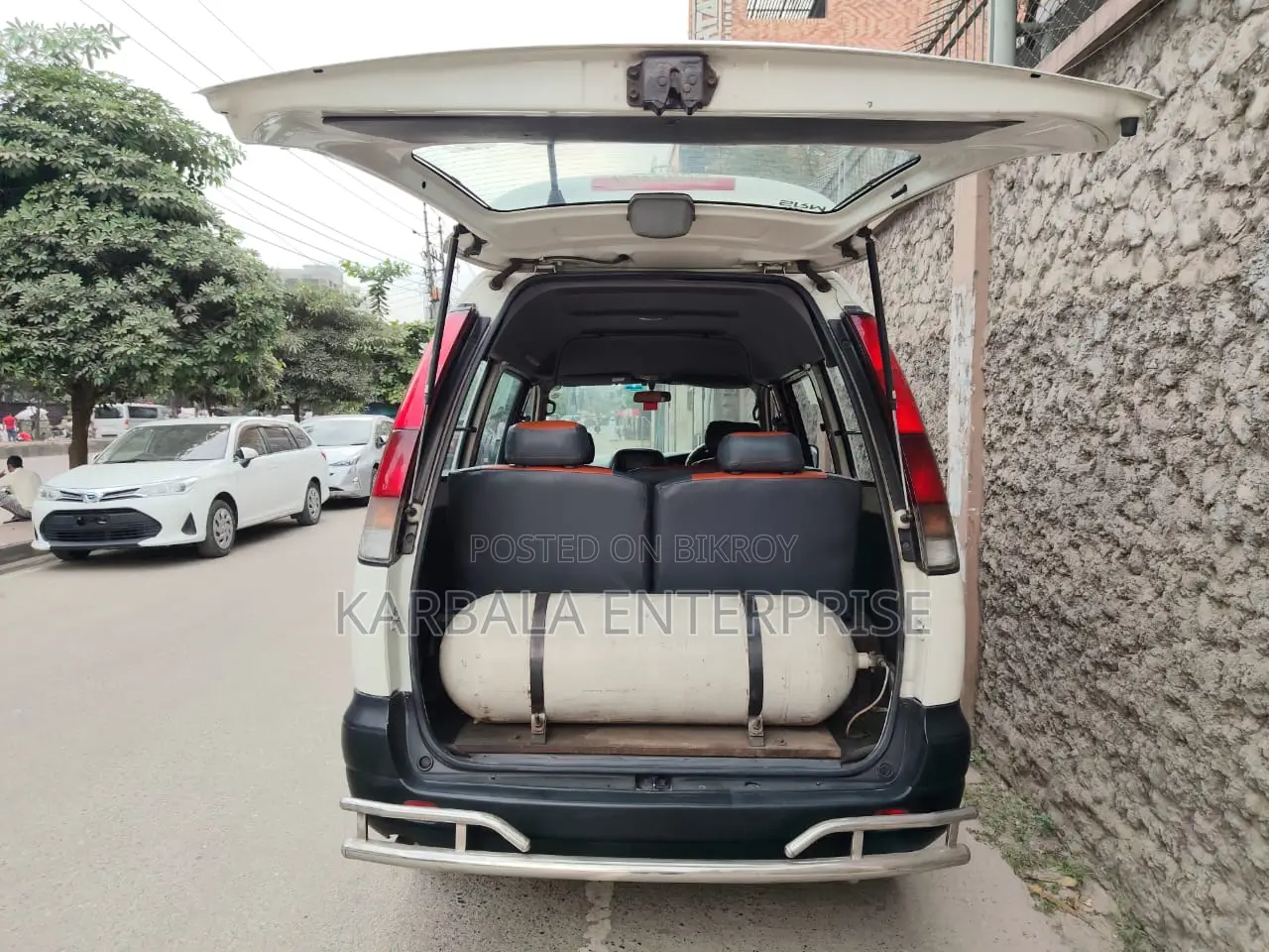 Toyota Noah 2.0 Front-Wheel Drive (8 Seater) 2006 White