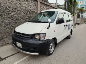 Toyota Noah 2.0 Front-Wheel Drive (8 Seater) 2006 White