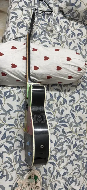গিটার বিক্রির জন্য