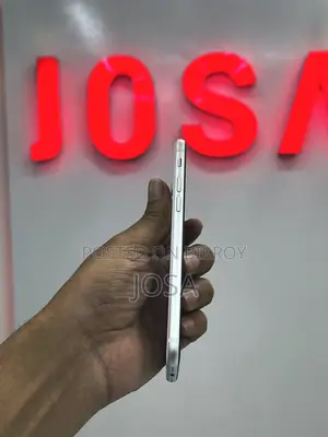 অ্যাপল আইফোন এসই (২০২০) ৬৪ জিবি হোয়াইট