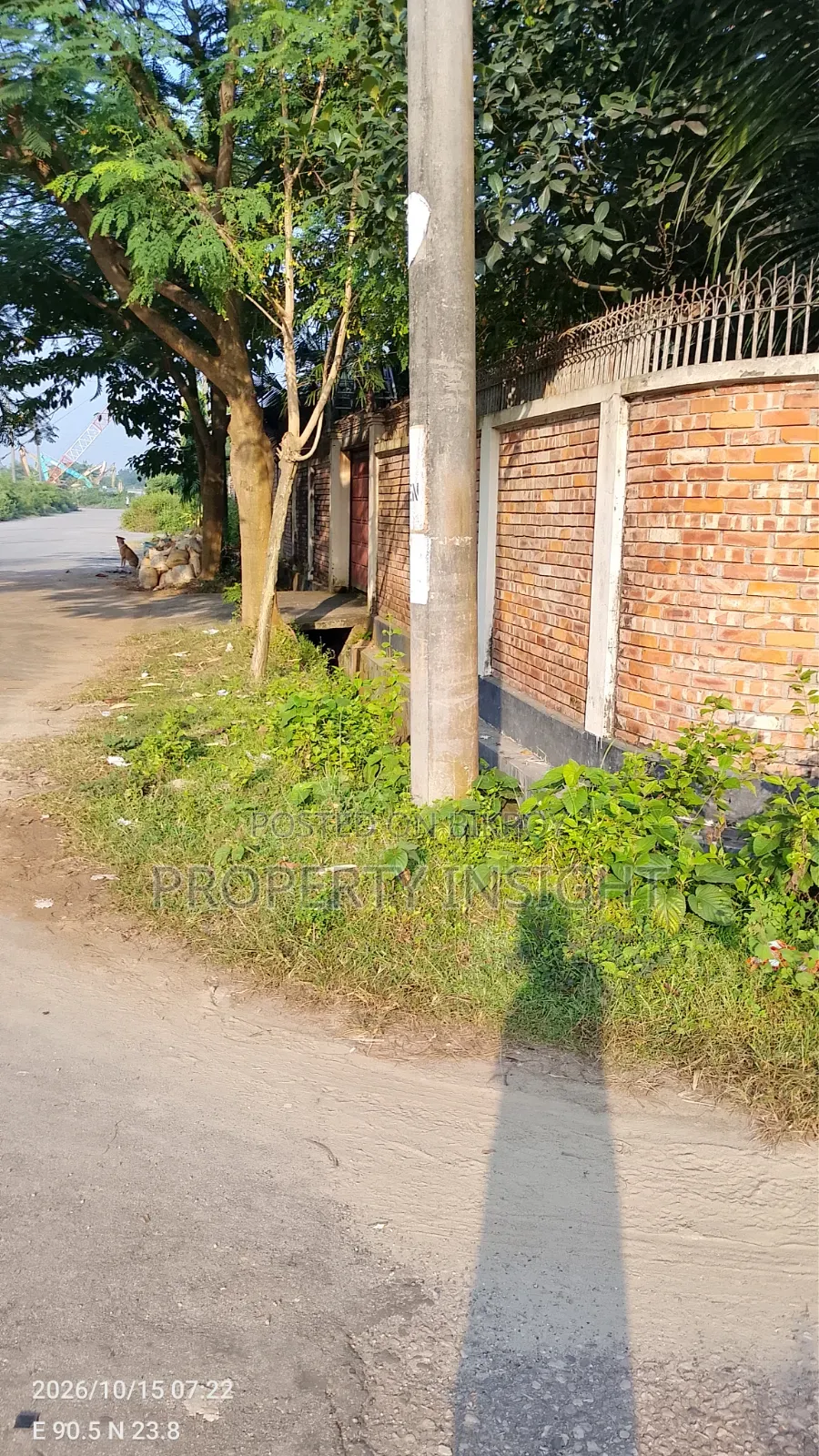 South Facing: 10 Katha Sector 2 Nice Location