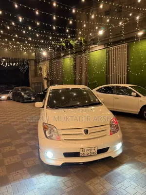 Toyota IST 2004 Pearl