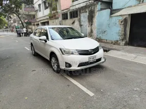 টয়োটা অ্যাক্সিও ১.৫ জি টুডব্লিউডি ২০১৪ হোয়াইট