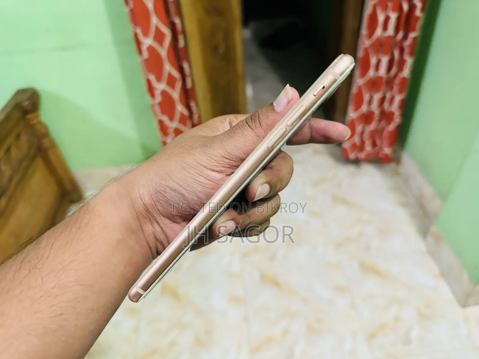 Apple iPhone 8 Plus 64 GB Gold
