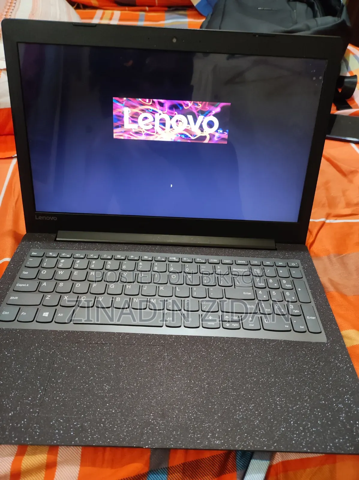Laptop Lenovo IdeaPad 330 4GB Intel Core i5 HDD+SSD 1T